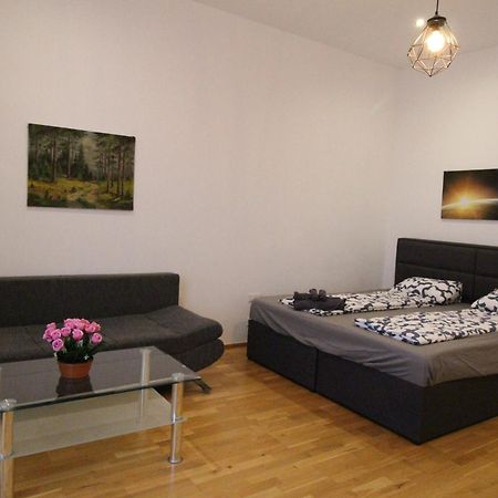 Deluxe Apartment 5P Mm Vienna Exterior photo